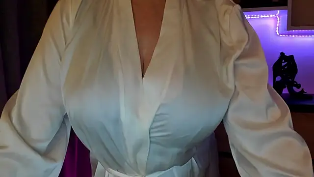 Snapshot of feliziaDesire chatting on February 1, 2026, 12:47 pm feliziaDesire online show from February 1, 2026, 12:47 pm