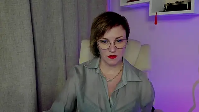 feliziaDesire online show from May 19, 2026, 12:45 pm