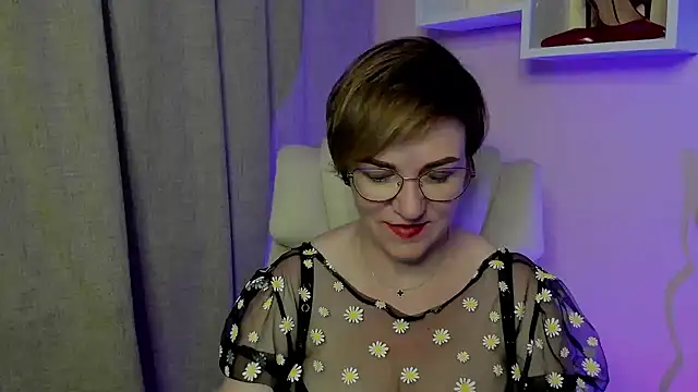 feliziaDesire online show from June 30, 2026, 7:14 pm
