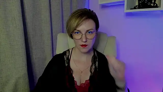 feliziaDesire online show from July 21, 2026, 1:23 pm