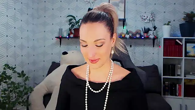 Snapshot of MillaXQueen chatting on January 19, 2026, 3:27 pm MillaXQueen online show from January 19, 2026, 3:27 pm