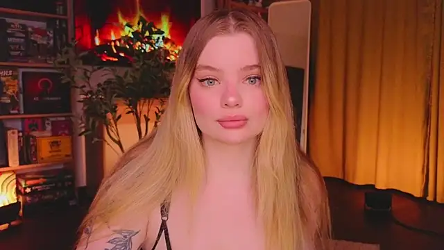 Snapshot of Hottie_Jane chatting on October 17, 2025, 6:43 pm Hottie Jane online show from October 17, 2025, 6:43 pm