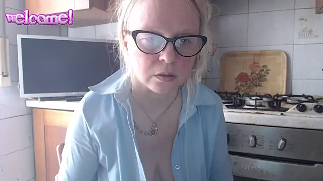 martachatte online show from April 14, 2026, 10:09 am