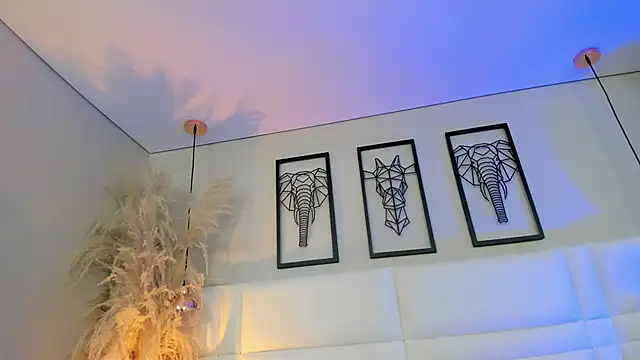 Rebeca jones online show from November 27, 2025, 12:16 pm