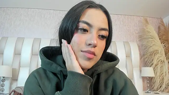 Snapshot of Rebeca_jones chatting on April 17, 2026, 12:08 pm Rebeca jones online show from April 17, 2026, 12:08 pm
