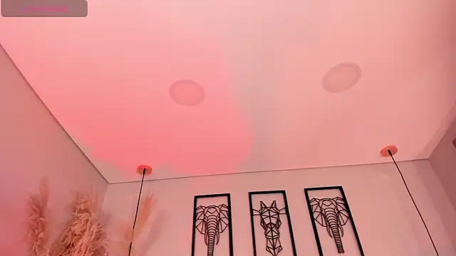 Rebeca jones online show from September 19, 2025, 12:09 pm