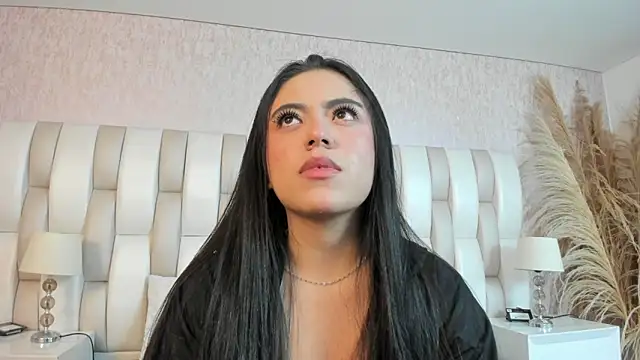 Snapshot of Rebeca_jones chatting on March 19, 2026, 12:05 pm Rebeca jones online show from March 19, 2026, 12:05 pm
