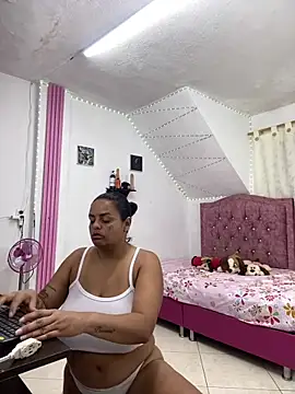 Snapshot of Rossestoner chatting on February 18, 2026, 10:55 am Rossestoner online show from February 18, 2026, 10:55 am