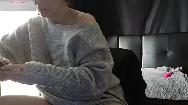 Snapshot of Mia_G0ld chatting on March 4, 2026, 2:25 pm Mia G0ld online show from March 4, 2026, 2:25 pm