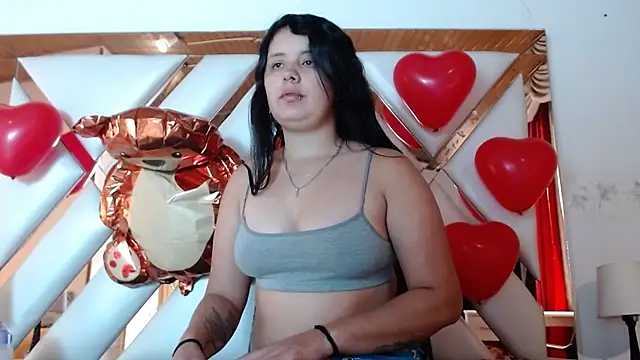 nathaly low1 online show from February 16, 2026, 12:48 pm