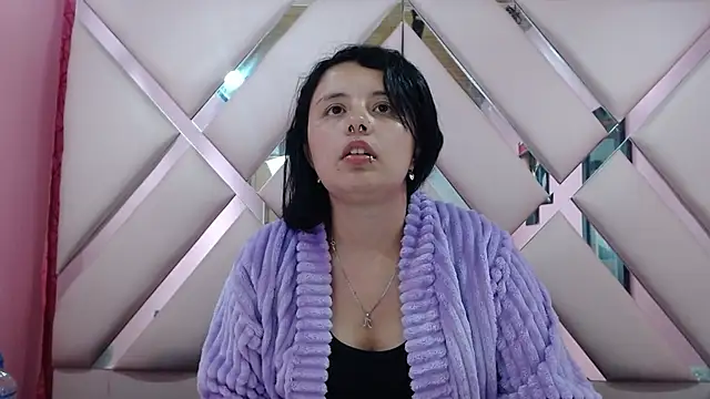 nathaly low1 online show from November 20, 2025, 3:18 am