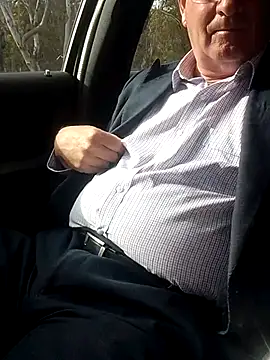 stiffandlubedxh online show from November 26, 2025, 9:15 pm