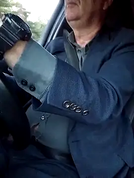 stiffandlubedxh online show from February 16, 2026, 8:07 pm