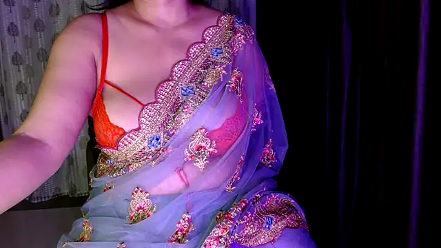 janifer001 online show from November 23, 2025, 9:25 pm