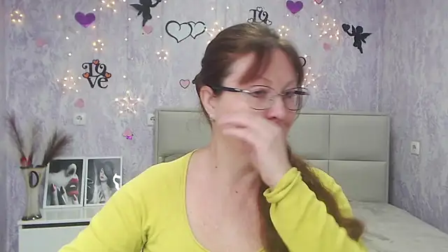 VanessaHotts online show from March 10, 2025, 6:05 am