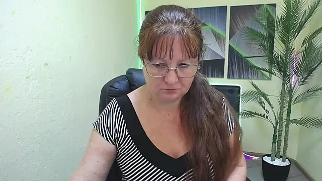 Snapshot of VanessaHotts chatting on July 29, 2026, 4:55 am VanessaHotts online show from July 29, 2026, 4:55 am