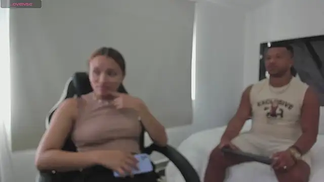 Snapshot of AnnieAndStefan chatting on April 9, 2026, 1:28 pm AnnieAndStefan online show from April 9, 2026, 1:28 pm