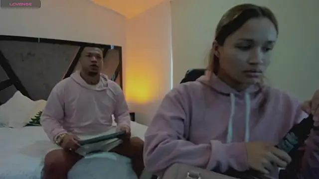 AnnieAndStefan online show from December 20, 2025, 12:52 pm