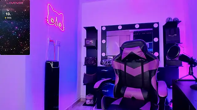 miss kitty online show from April 12, 2026, 1:42 am