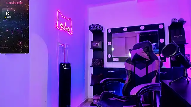 miss kitty online show from April 24, 2026, 12:45 am