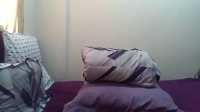 AddictiveAssCurves online show from October 17, 2025, 8:28 am