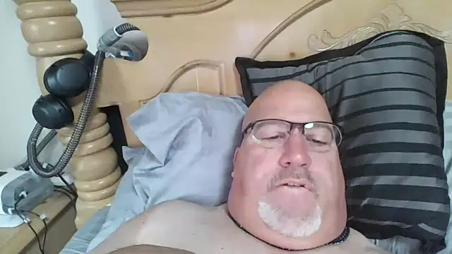 Bigbear0563 online show from October 23, 2025, 2:27 pm