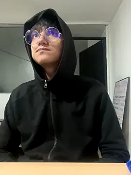 Snapshot of LuiSexvill chatting on December 15, 2025, 6:08 am LuiSexvill online show from December 15, 2025, 6:08 am