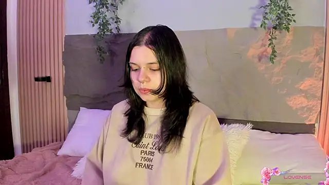 Mey moon online show from April 28, 2026, 4:06 am