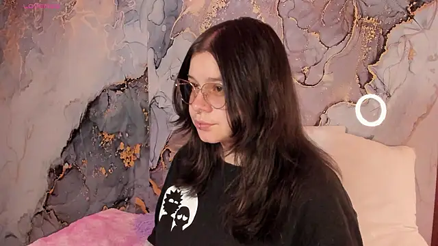 Snapshot of Mey_moon chatting on February 27, 2026, 4:23 am Mey moon online show from February 27, 2026, 4:23 am