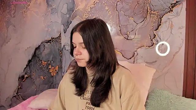 Snapshot of Mey_moon chatting on February 24, 2026, 4:02 am Mey moon online show from February 24, 2026, 4:02 am