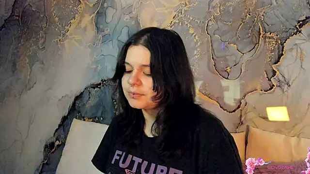 Mey moon online show from November 24, 2025, 10:43 pm