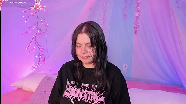 Mey moon online show from July 17, 2026, 4:43 am