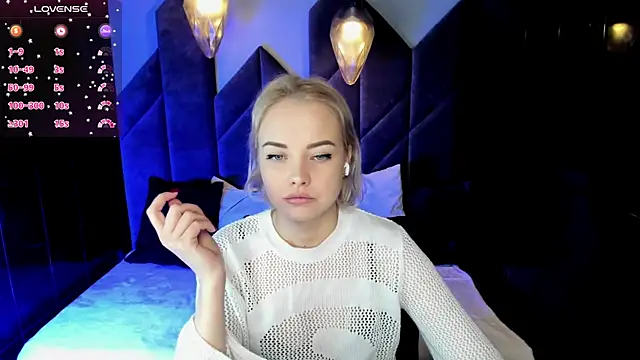 StephanieSweety online show from February 27, 2025, 7:15 pm