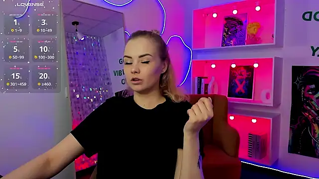 StephanieSweety online show from March 12, 2026, 6:23 pm