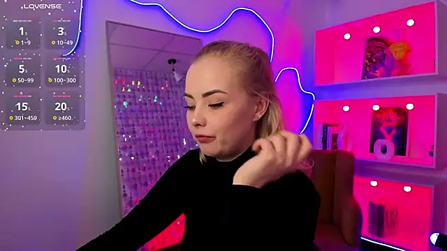 StephanieSweety online show from April 9, 2026, 6:36 pm