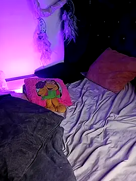 Piafisher1 online show from March 18, 2025, 4:39 pm