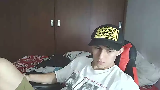 aresholland online show from November 13, 2025, 8:57 pm