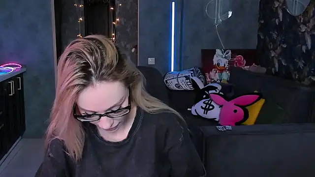 Blckmirrorr online show from March 25, 2026, 12:04 pm