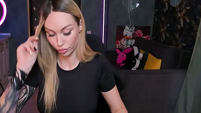 Blckmirrorr online show from September 18, 2025, 12:08 pm