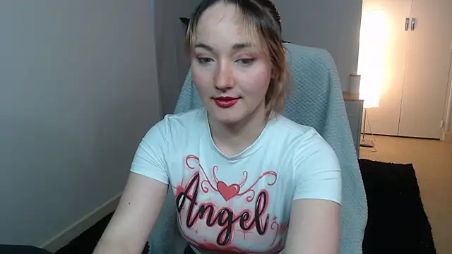 Snapshot of Crystal-dreamt chatting on January 6, 2026, 9:35 am Crystal-dreamt online show from January 6, 2026, 9:35 am