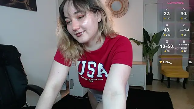 Crystal-dreamt online show from July 4, 2026, 8:42 am