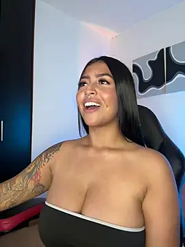 meganjames1 online show from June 18, 2026, 12:20 am