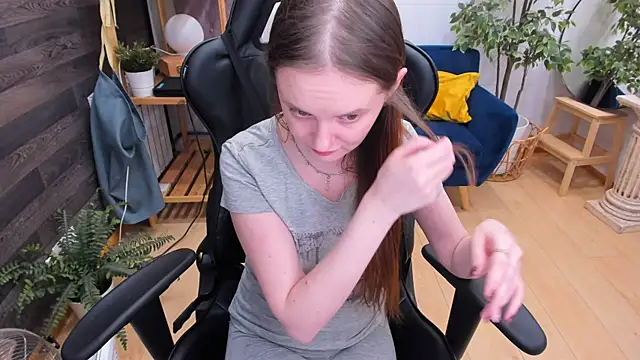 JannaVerdi  online show from March 12, 2025, 10:05 am