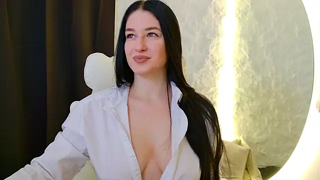 moniqque online show from October 24, 2025, 5:17 am