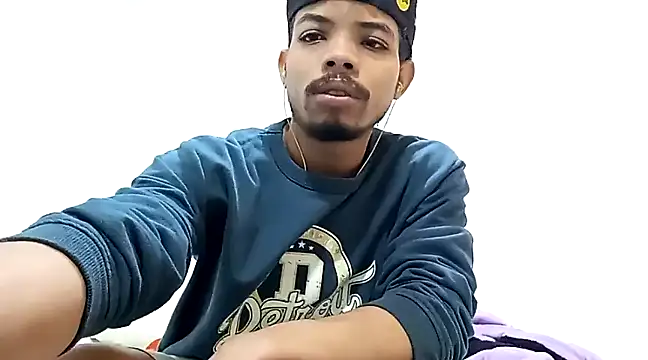 Snapshot of danidiazto2023 chatting on March 16, 2025, 9:58 pm danidiazto2023 online show from March 16, 2025, 9:58 pm