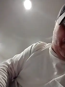 Snapshot of JRock69nKzoo chatting on February 14, 2026, 3:45 pm JRock69nKzoo online show from February 14, 2026, 3:45 pm