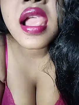 Hotlisa online show from June 5, 2026, 4:17 am