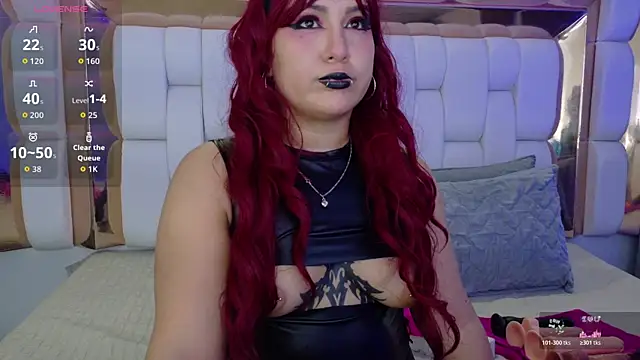 valkiria moore online show from November 22, 2025, 7:35 pm