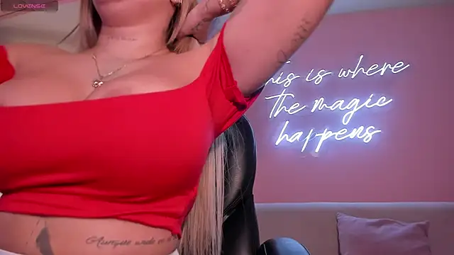 SophiePalmer online show from June 21, 2026, 12:22 pm