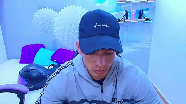 DEIBY BABY online show from December 2, 2025, 10:44 pm